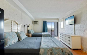 Ground Floor Direct Oceanfront Double Queen Suite! Perfect for 4 Guests! Sea Mist 20106